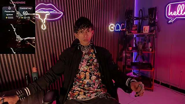 Maximoking26 online show from April 16, 2026, 4:24 am