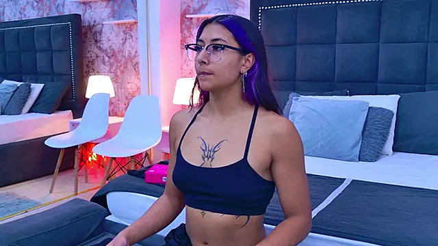 Snapshot of Raven_Gloomy chatting on April 15, 2026, 12:45 pm Raven Gloomy online show from April 15, 2026, 12:45 pm