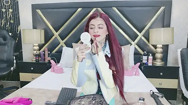 AntonellaEscudero online show from April 6, 2026, 8:21 pm