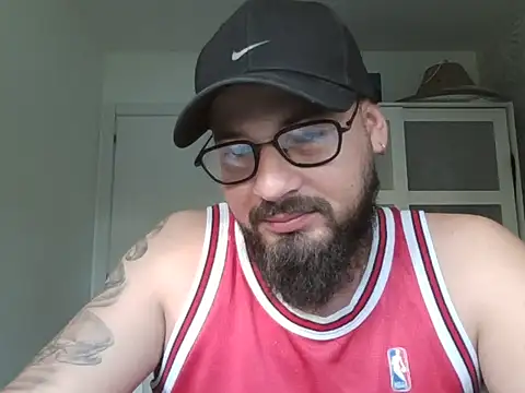 Snapshot of lachy2410 chatting on July 15, 2026, 6:29 am lachy2410 online show from July 15, 2026, 6:29 am