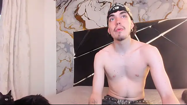 Couple In Heat online show from March 28, 2026, 7:46 pm