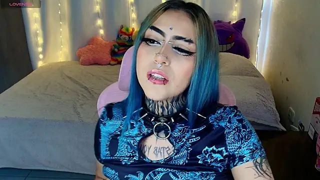 maliciaXpoison online show from May 30, 2026, 10:51 pm
