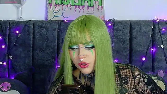 maliciaXpoison online show from June 27, 2026, 4:17 am