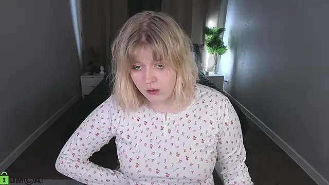 luna c0ra online show from March 13, 2026, 9:38 am