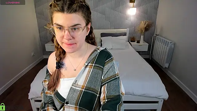 zoe j0y online show from February 27, 2026, 9:31 am