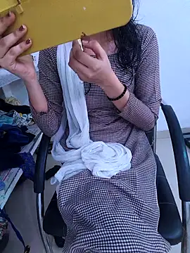 tanzum khan3202 online show from April 4, 2026, 5:49 am