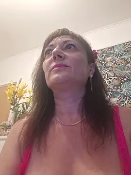 Snapshot of SaraGina chatting on May 28, 2026, 7:55 pm SaraGina online show from May 28, 2026, 7:55 pm