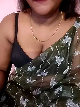 Snapshot of Sravani_ chatting on February 18, 2026, 7:15 am Sravani online show from February 18, 2026, 7:15 am