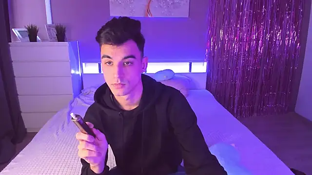 Slendy Knox online show from February 17, 2026, 1:51 pm