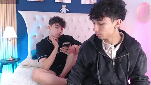 Snapshot of Aiden_Rivers_ chatting on May 6, 2026, 12:54 pm Aiden Rivers online show from May 6, 2026, 12:54 pm