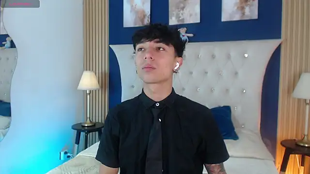 Snapshot of Aiden_Rivers_ chatting on June 18, 2026, 1:15 pm Aiden Rivers online show from June 18, 2026, 1:15 pm
