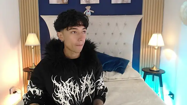 Snapshot of Aiden_Rivers_ chatting on July 1, 2026, 1:13 pm Aiden Rivers online show from July 1, 2026, 1:13 pm