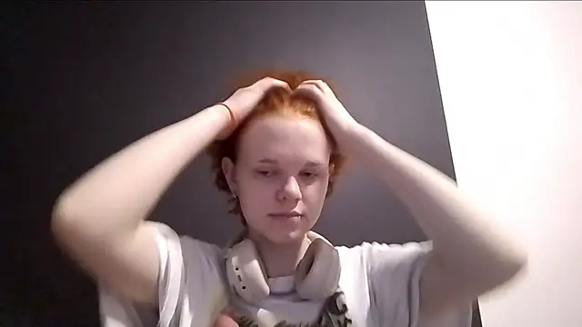 CurlaPettyBom online show from February 16, 2026, 9:16 am