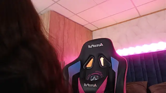 LucyDeLuca online show from March 5, 2026, 8:21 am