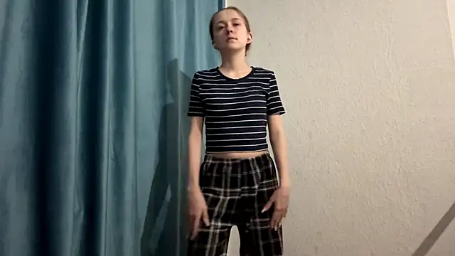 StaticBliss online show from February 25, 2026, 1:26 am