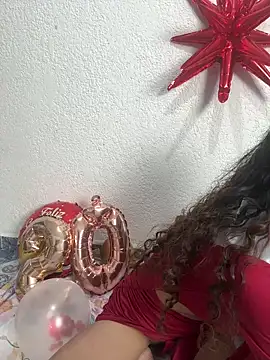 Snapshot of soffii-estrella chatting on May 15, 2026, 5:47 am soffii-estrella online show from May 15, 2026, 5:47 am
