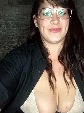 Tuputita11099 online show from May 7, 2026, 8:03 pm