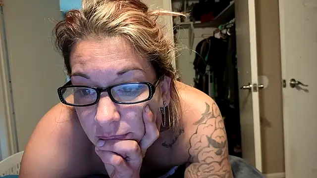 MissBella0969 online show from April 15, 2026, 3:52 pm