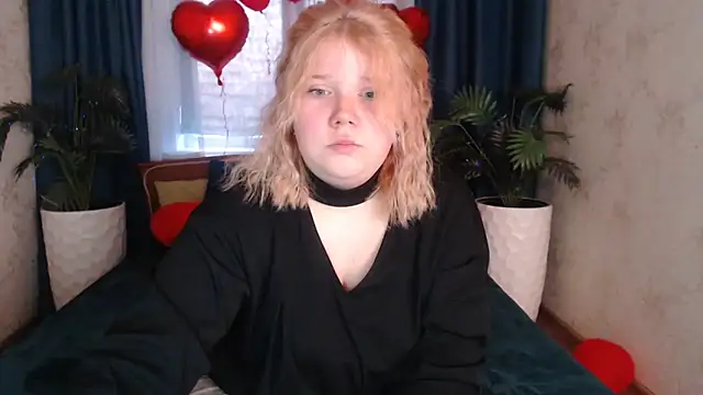 Snapshot of StripGyrl chatting on March 1, 2026, 1:29 am StripGyrl online show from March 1, 2026, 1:29 am