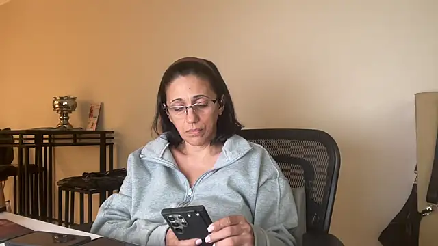 Snapshot of latinamom54 chatting on March 2, 2026, 6:48 pm latinamom54 online show from March 2, 2026, 6:48 pm