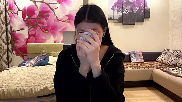 MaeRaads online show from March 16, 2026, 6:34 pm