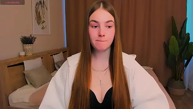 Snapshot of Maddy_Wood_ chatting on February 18, 2026, 8:54 am Maddy Wood online show from February 18, 2026, 8:54 am