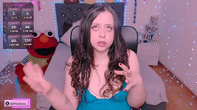 Snapshot of PixelKiss_ chatting on May 28, 2026, 10:34 am PixelKiss online show from May 28, 2026, 10:34 am