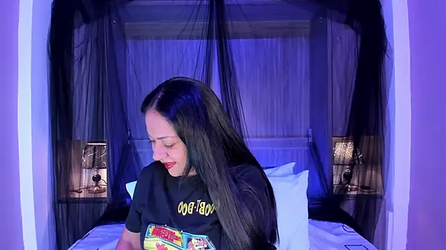 AllieBennet online show from June 30, 2026, 7:37 pm
