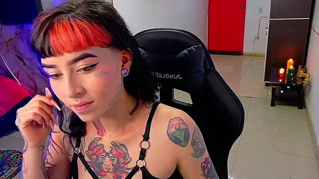 nova kitttyy online show from March 20, 2026, 3:11 am