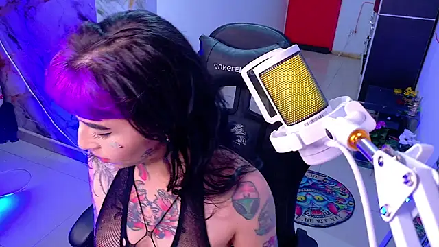 Snapshot of nova_kitttyy chatting on April 23, 2026, 1:29 am nova kitttyy online show from April 23, 2026, 1:29 am