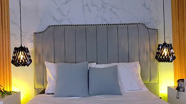 AnnaLoren  online show from April 2, 2026, 12:14 pm