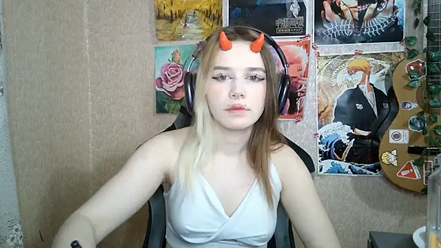 Snapshot of MilaTyan chatting on April 18, 2026, 5:17 pm MilaTyan online show from April 18, 2026, 5:17 pm