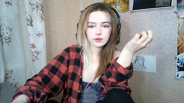 Snapshot of MilaTyan chatting on April 21, 2026, 5:17 pm MilaTyan online show from April 21, 2026, 5:17 pm