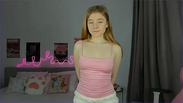 EvaRaee online show from March 24, 2026, 3:44 am