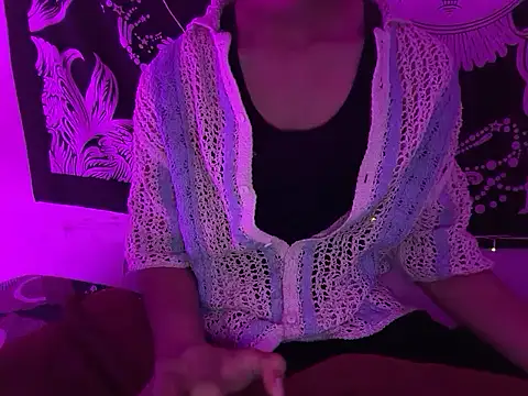 Robyne xx online show from February 17, 2026, 5:41 pm