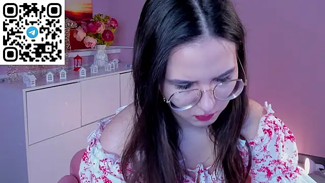 Snapshot of leylamirage chatting on February 21, 2026, 12:39 pm leylamirage online show from February 21, 2026, 12:39 pm