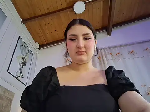 zoe moon   online show from June 13, 2026, 12:47 pm
