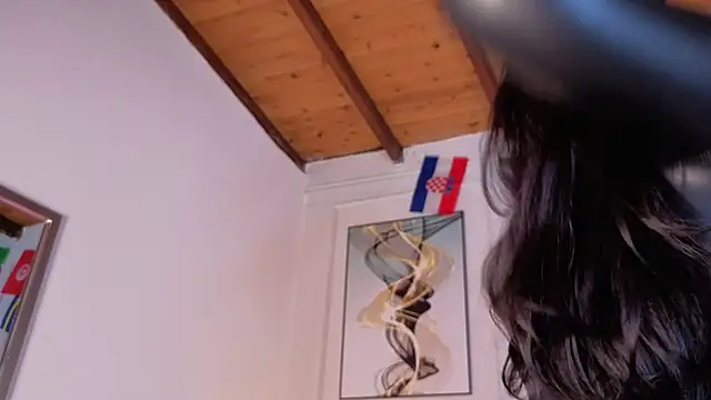 zoe moon   online show from June 27, 2026, 11:48 am