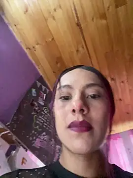 Snapshot of Emily-Fire chatting on February 24, 2026, 9:02 pm Emily-Fire online show from February 24, 2026, 9:02 pm