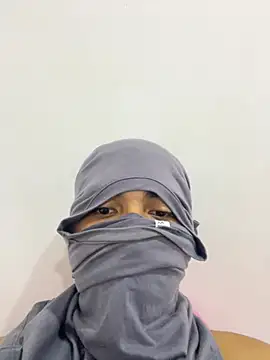 Thiago ro online show from February 16, 2026, 11:12 pm