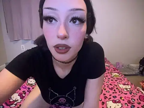 Snapshot of strwbrrymilk chatting on February 23, 2026, 3:59 am strwbrrymilk online show from February 23, 2026, 3:59 am