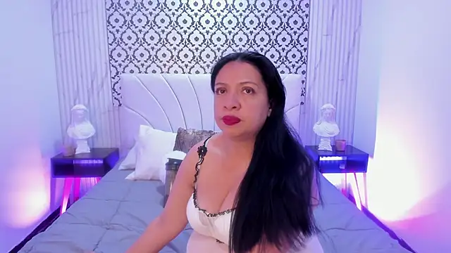 Snapshot of Renatta_Milly chatting on February 19, 2026, 3:13 am Renatta Milly online show from February 19, 2026, 3:13 am