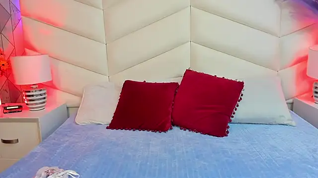 Bella  Peach online show from March 25, 2026, 3:12 am