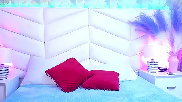 Bella  Peach online show from March 26, 2026, 4:29 am