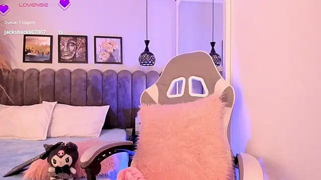 Bella  Peach online show from April 11, 2026, 7:56 am