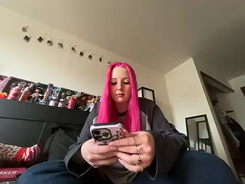 Snapshot of pinkhairfun16 chatting on March 3, 2026, 2:56 pm pinkhairfun16 online show from March 3, 2026, 2:56 pm