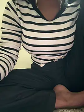 meenu cuties online show from March 22, 2026, 2:20 pm