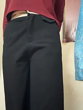 meenu cuties online show from April 19, 2026, 2:05 pm