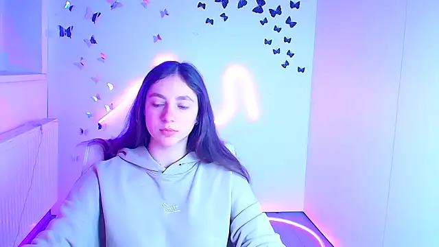 KissMeJulia online show from March 16, 2026, 6:28 am