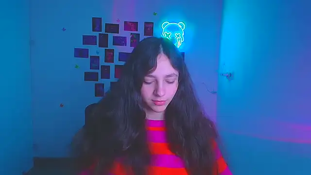 KissMeJulia online show from March 21, 2026, 6:18 am